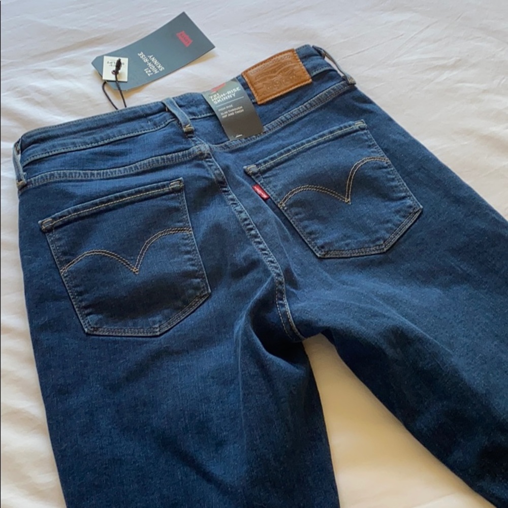 Levi’s Sculpt 721 High Rise Skinny Jeans